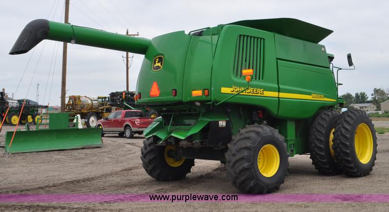 image for item G6116 2005 John Deere 9860 STS 2WD combine