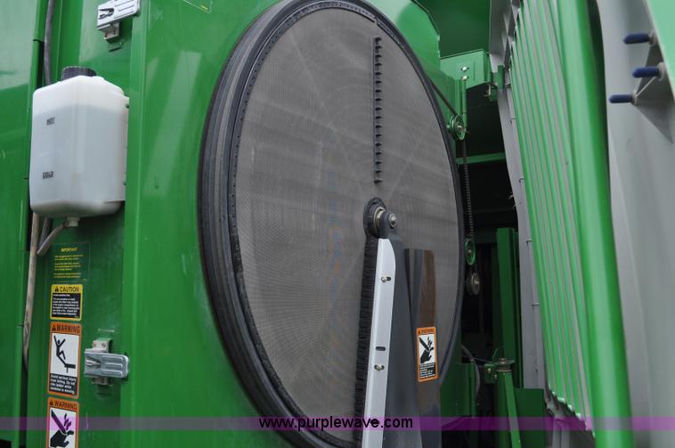 image for item G6116 2005 John Deere 9860 STS 2WD combine