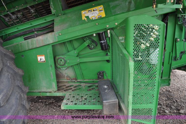 image for item G6116 2005 John Deere 9860 STS 2WD combine