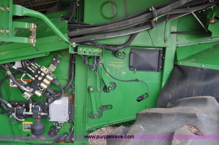 image for item G6116 2005 John Deere 9860 STS 2WD combine