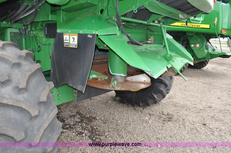 image for item G6116 2005 John Deere 9860 STS 2WD combine