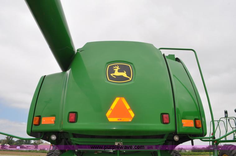 image for item G6116 2005 John Deere 9860 STS 2WD combine