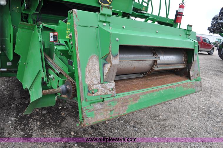 image for item G6116 2005 John Deere 9860 STS 2WD combine