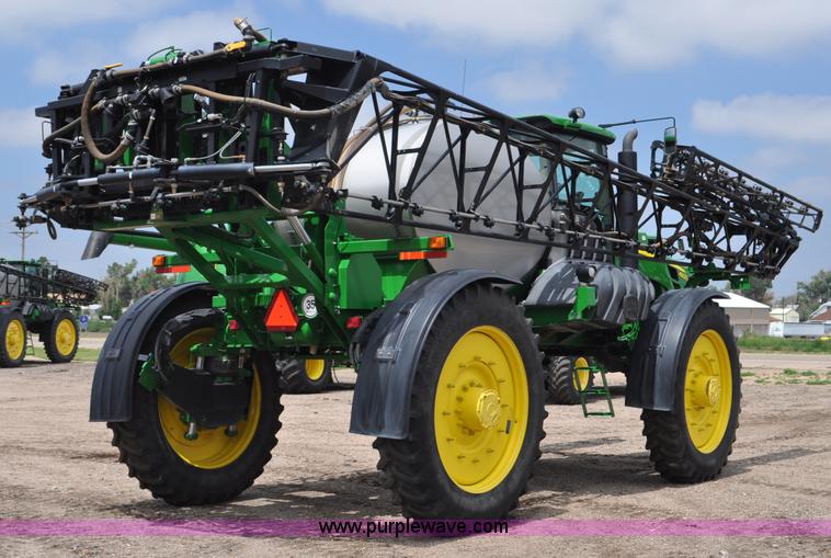 image for item G6118 2009 John Deere 4930 self-propelled sprayer