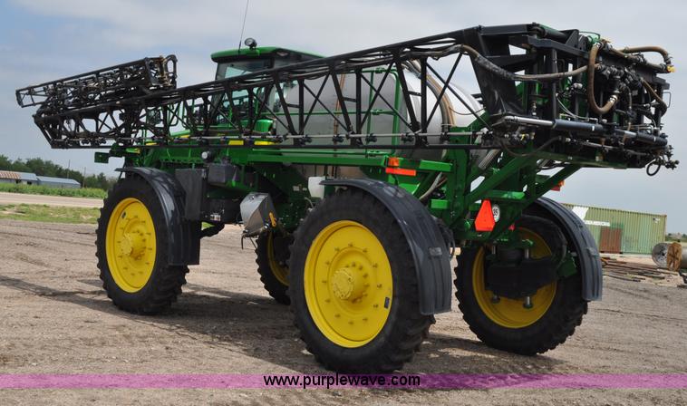 image for item G6118 2009 John Deere 4930 self-propelled sprayer