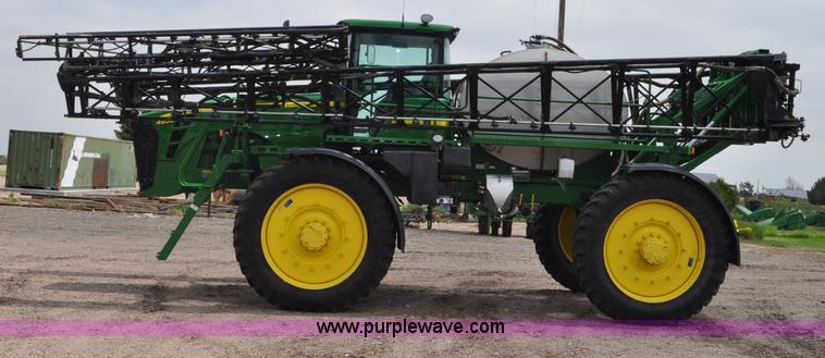 image for item G6118 2009 John Deere 4930 self-propelled sprayer