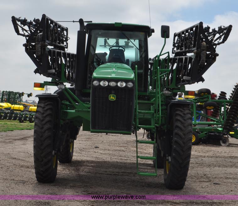 image for item G6118 2009 John Deere 4930 self-propelled sprayer