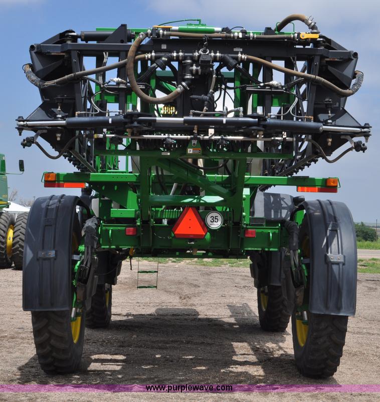 image for item G6118 2009 John Deere 4930 self-propelled sprayer