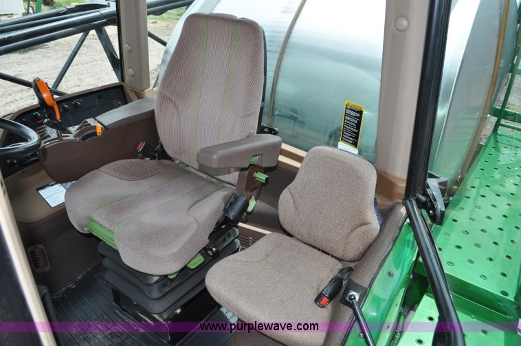 image for item G6118 2009 John Deere 4930 self-propelled sprayer