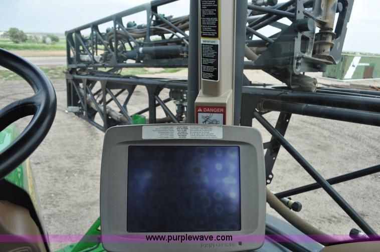 image for item G6118 2009 John Deere 4930 self-propelled sprayer