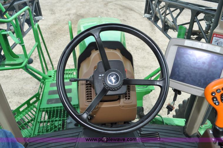 image for item G6118 2009 John Deere 4930 self-propelled sprayer