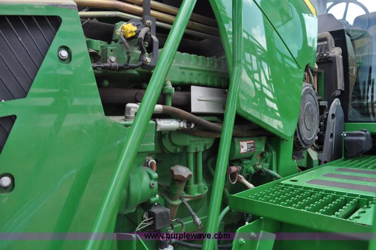 image for item G6118 2009 John Deere 4930 self-propelled sprayer