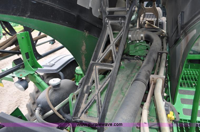 image for item G6118 2009 John Deere 4930 self-propelled sprayer