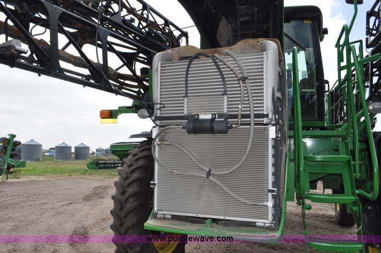 image for item G6118 2009 John Deere 4930 self-propelled sprayer