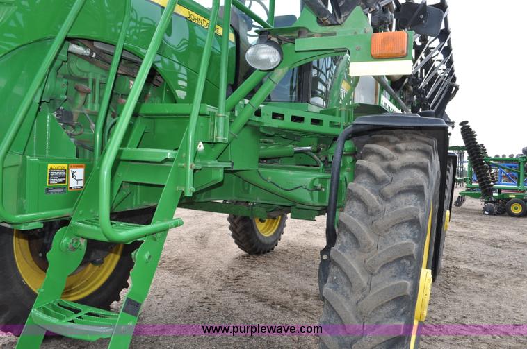 image for item G6118 2009 John Deere 4930 self-propelled sprayer