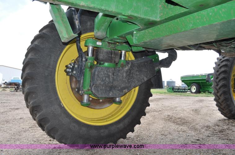 image for item G6118 2009 John Deere 4930 self-propelled sprayer