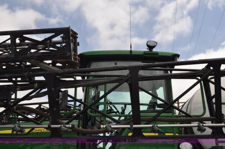 image for item G6118 2009 John Deere 4930 self-propelled sprayer