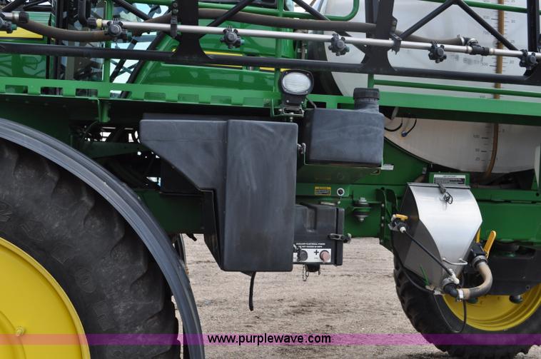 image for item G6118 2009 John Deere 4930 self-propelled sprayer