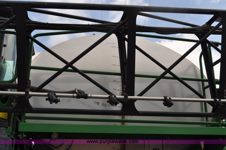 image for item G6118 2009 John Deere 4930 self-propelled sprayer