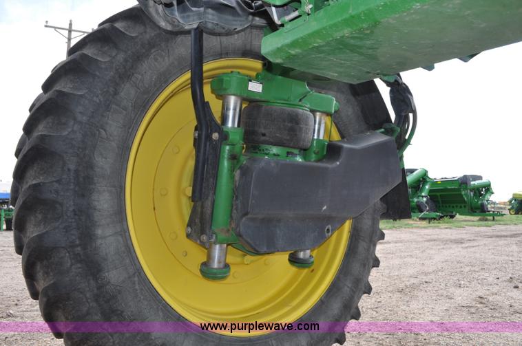 image for item G6118 2009 John Deere 4930 self-propelled sprayer