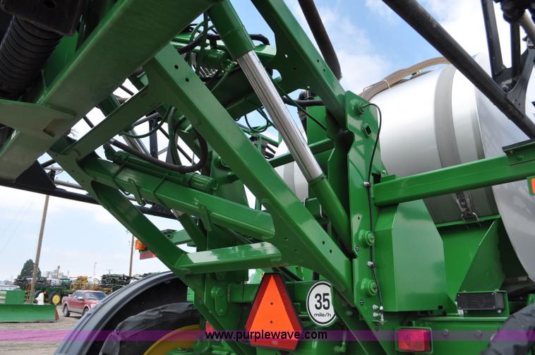 image for item G6118 2009 John Deere 4930 self-propelled sprayer