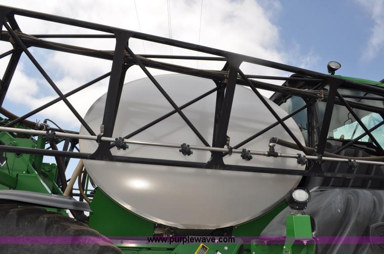 image for item G6118 2009 John Deere 4930 self-propelled sprayer