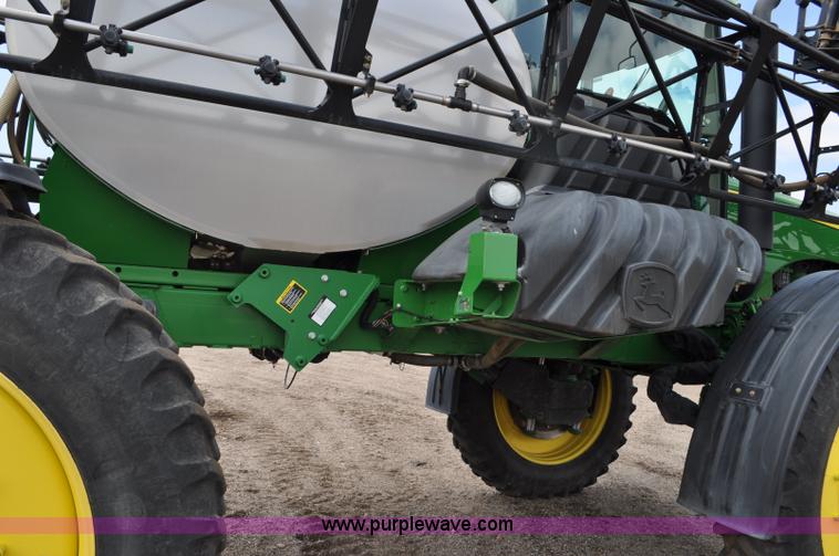 image for item G6118 2009 John Deere 4930 self-propelled sprayer