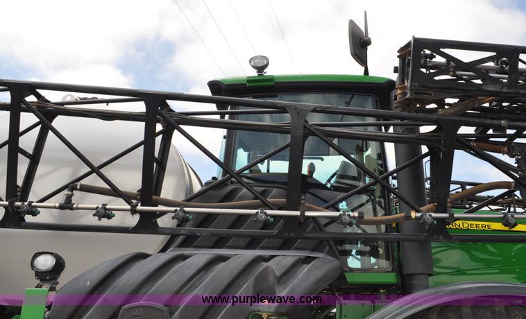 image for item G6118 2009 John Deere 4930 self-propelled sprayer