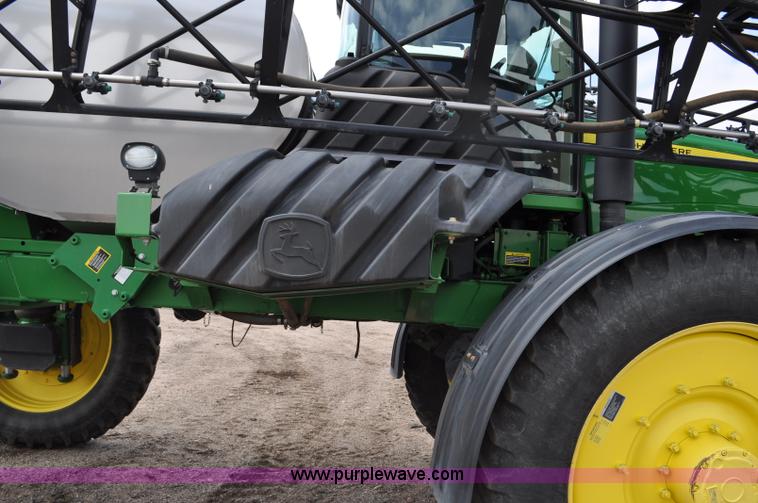 image for item G6118 2009 John Deere 4930 self-propelled sprayer