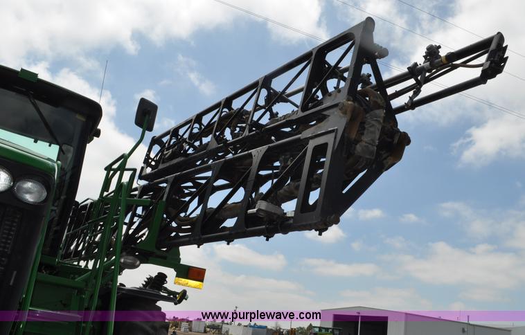 image for item G6118 2009 John Deere 4930 self-propelled sprayer