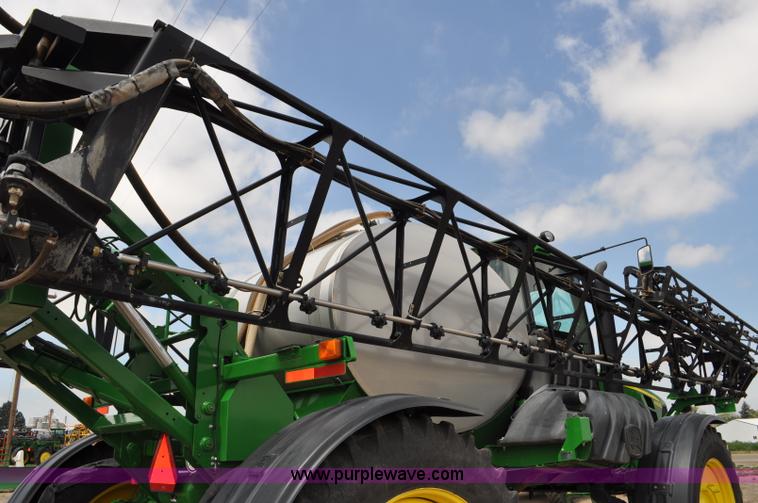 image for item G6118 2009 John Deere 4930 self-propelled sprayer