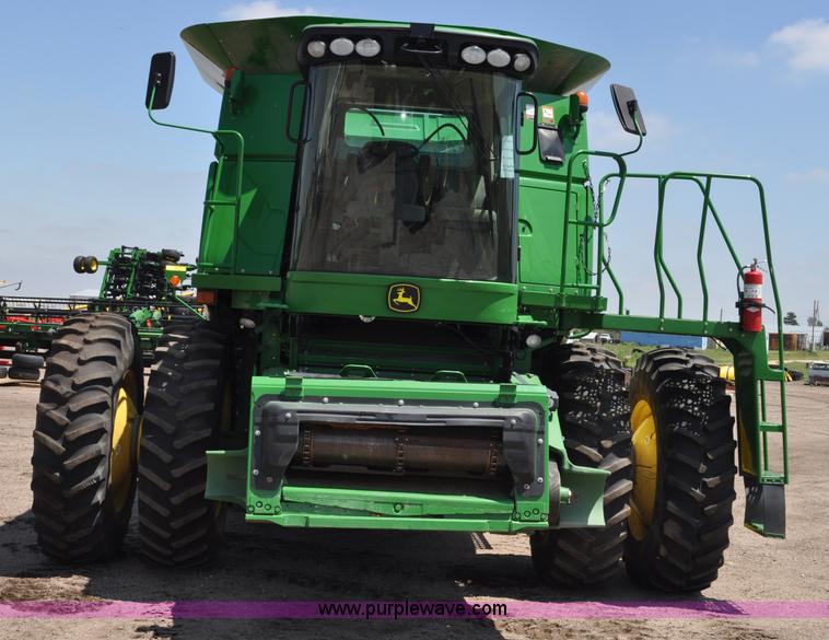 image for item G6119 2010 John Deere 9770 STS RWA combine