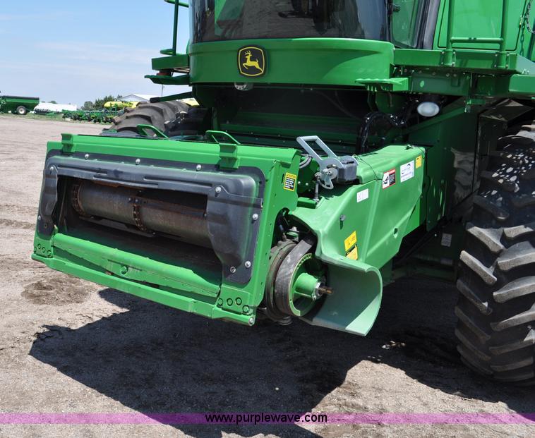 image for item G6119 2010 John Deere 9770 STS RWA combine