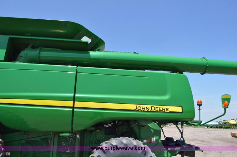 image for item G6119 2010 John Deere 9770 STS RWA combine