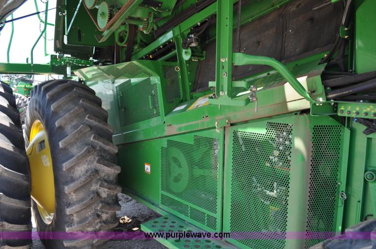 image for item G6119 2010 John Deere 9770 STS RWA combine