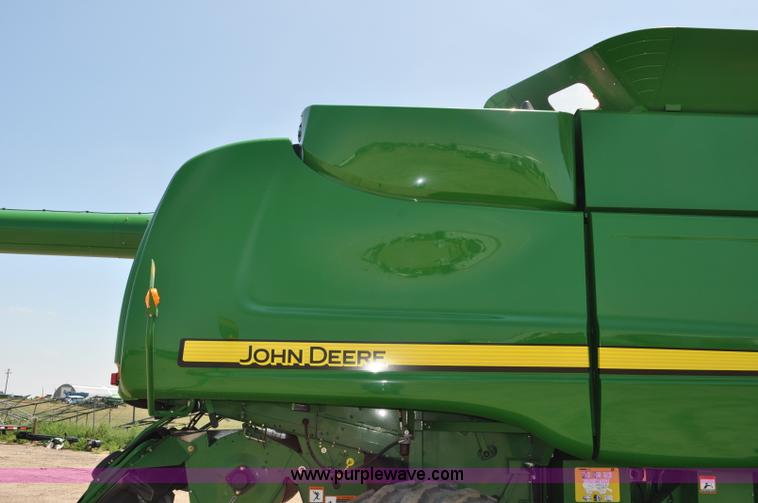 image for item G6119 2010 John Deere 9770 STS RWA combine