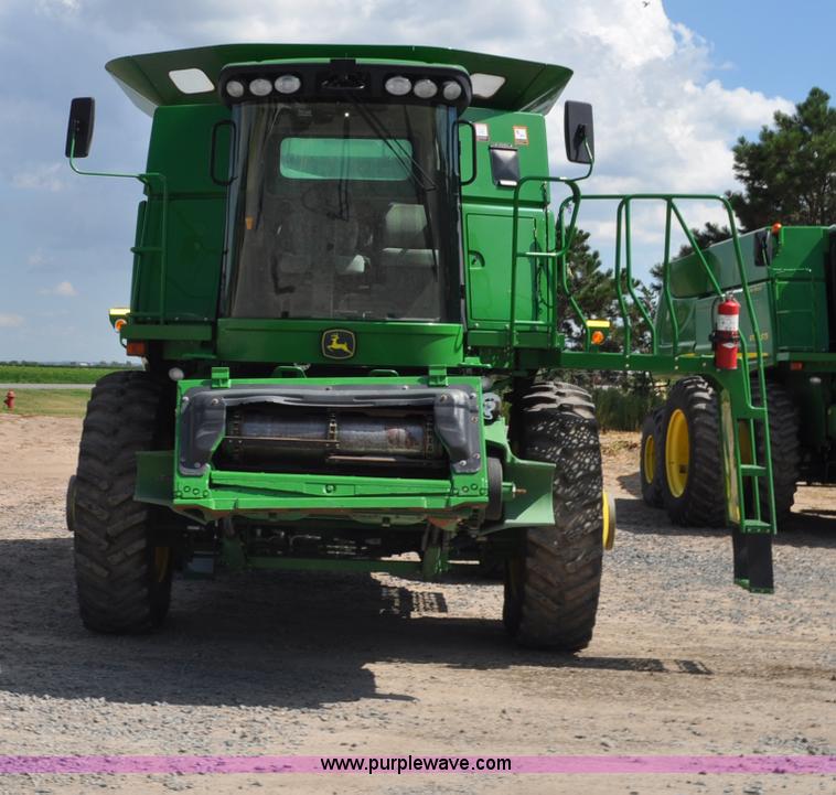 image for item G6121 2009 John Deere 9770 STS 2WD combine