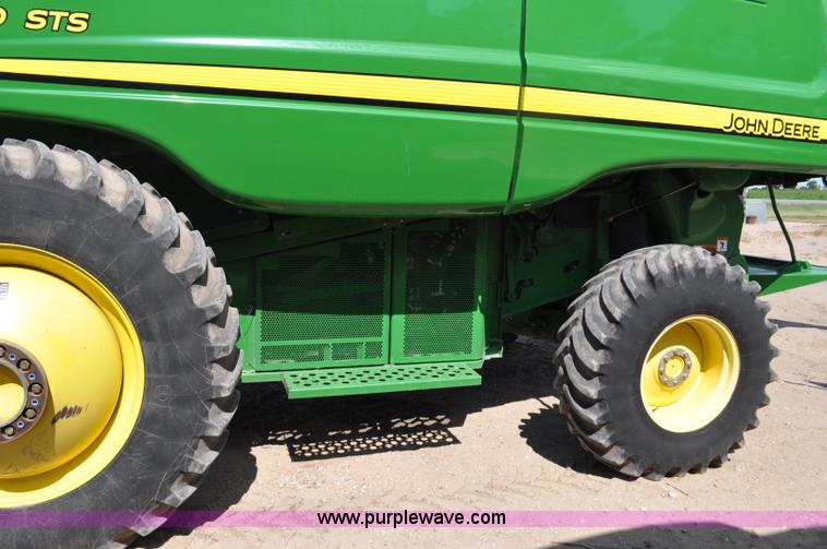 image for item G6121 2009 John Deere 9770 STS 2WD combine