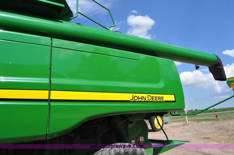 image for item G6121 2009 John Deere 9770 STS 2WD combine