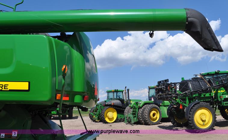 image for item G6121 2009 John Deere 9770 STS 2WD combine