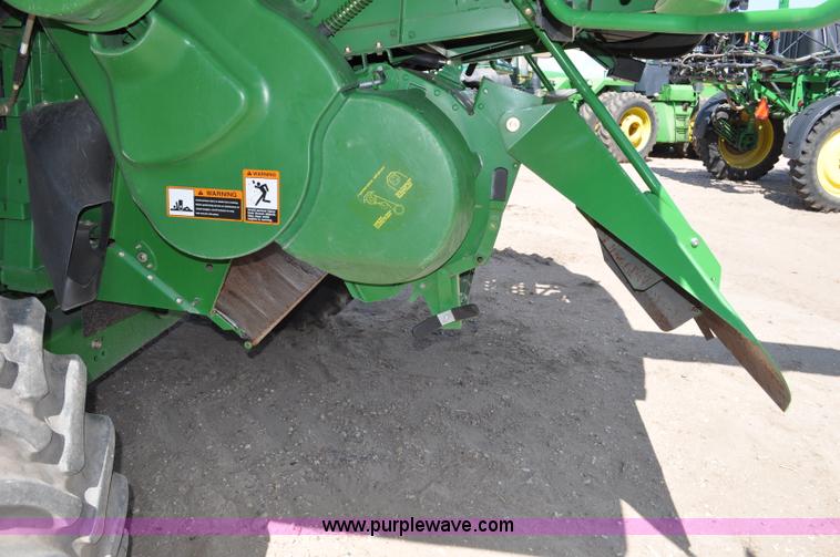 image for item G6121 2009 John Deere 9770 STS 2WD combine