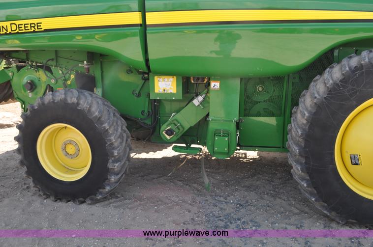 image for item G6121 2009 John Deere 9770 STS 2WD combine