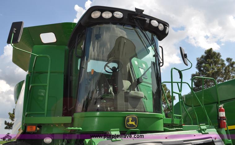 image for item G6121 2009 John Deere 9770 STS 2WD combine