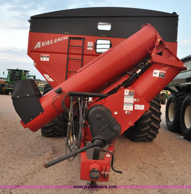 image for item G6132 2008 Brent 1594 grain cart