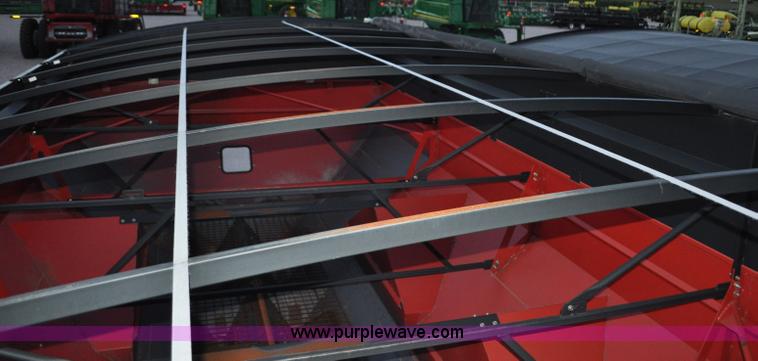 image for item G6132 2008 Brent 1594 grain cart