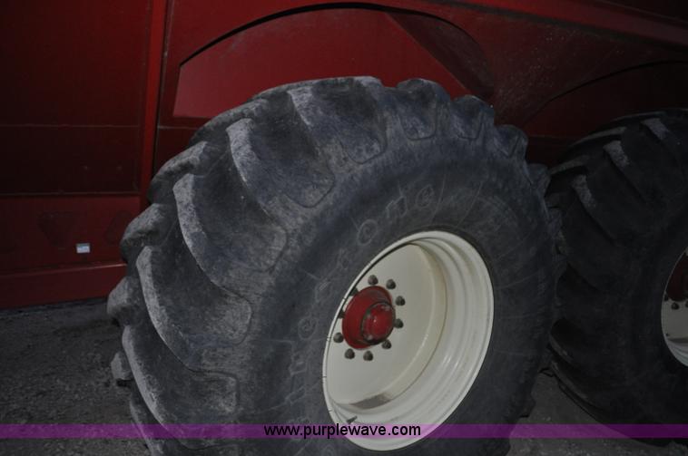 image for item G6132 2008 Brent 1594 grain cart