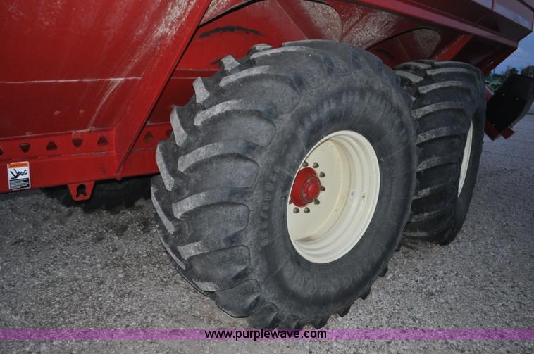 image for item G6132 2008 Brent 1594 grain cart