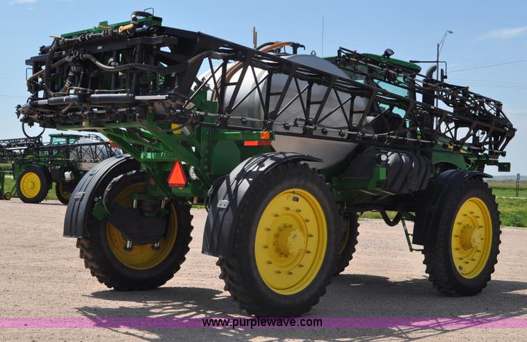 image for item G6133 2009 John Deere 4930 self-propelled sprayer