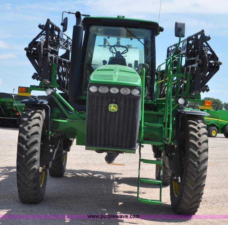 image for item G6133 2009 John Deere 4930 self-propelled sprayer