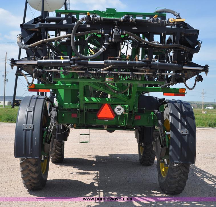 image for item G6133 2009 John Deere 4930 self-propelled sprayer